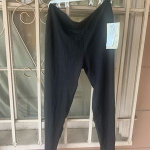 Balance Collection NWT womens size medium, black 7/8 length leggings.